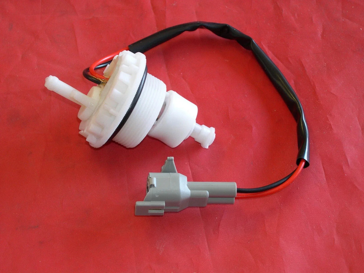 Fuel Filter Water Sensor Switch for Hilux LN106 LN107 LN111 (1984-2005)