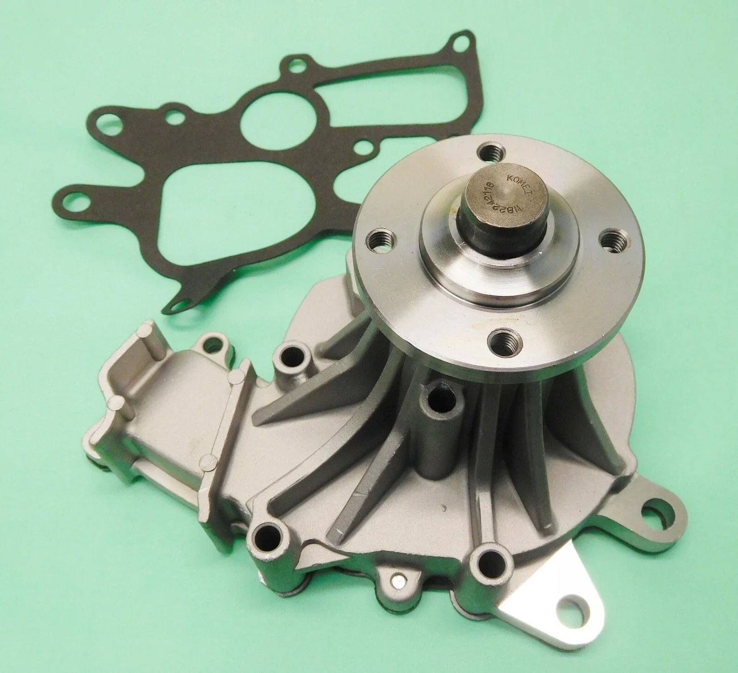 Engine Water Pump for Hilux KUN25R KUN26R 4WD Diesel (2005 - Present)