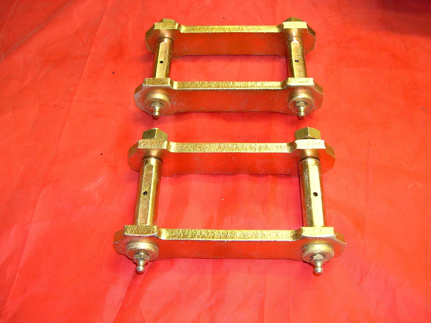 2 x Rear Greasable Extended 2" Shackles for Hilux 4WD RN46 & RN105