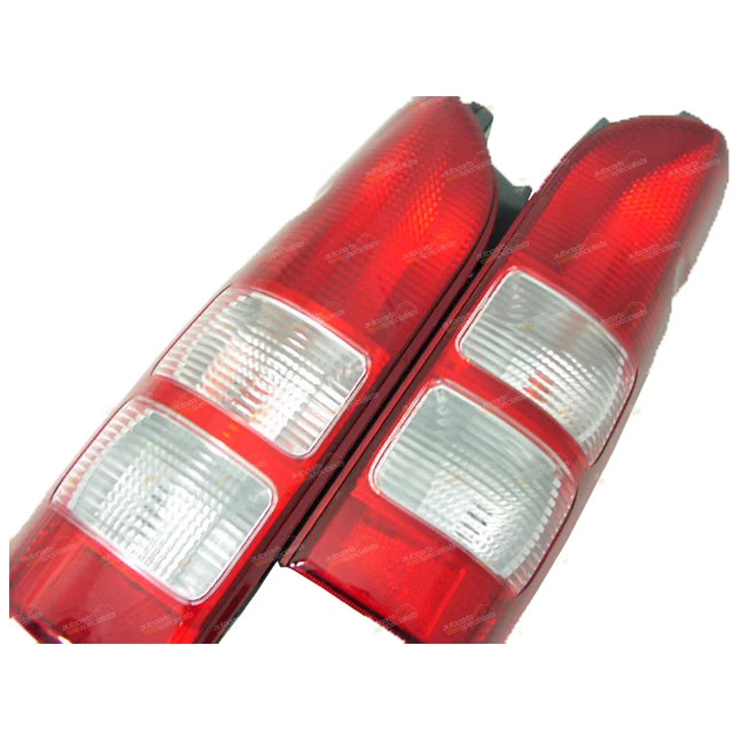 Tail Light / Pair / Tail Light for Toyota Hiace (04–18)