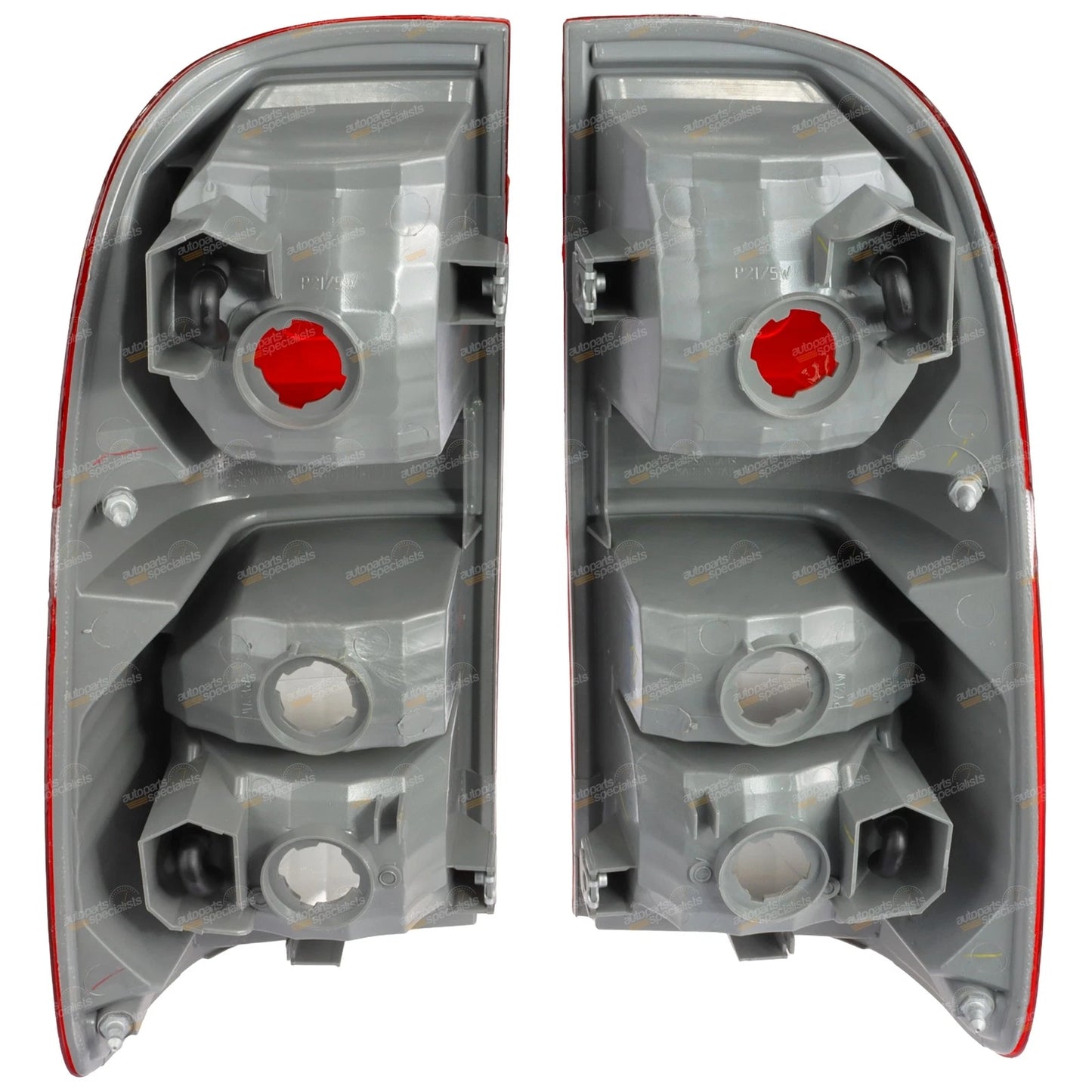 Set of 2 Tail Lights for Toyota Hilux (2011–2016)
