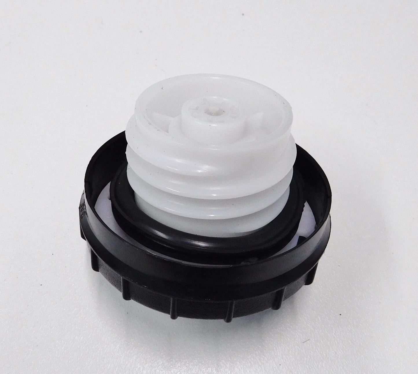 Large Thread Non-Locking Fuel Cap 45mm for Holden Rodeo