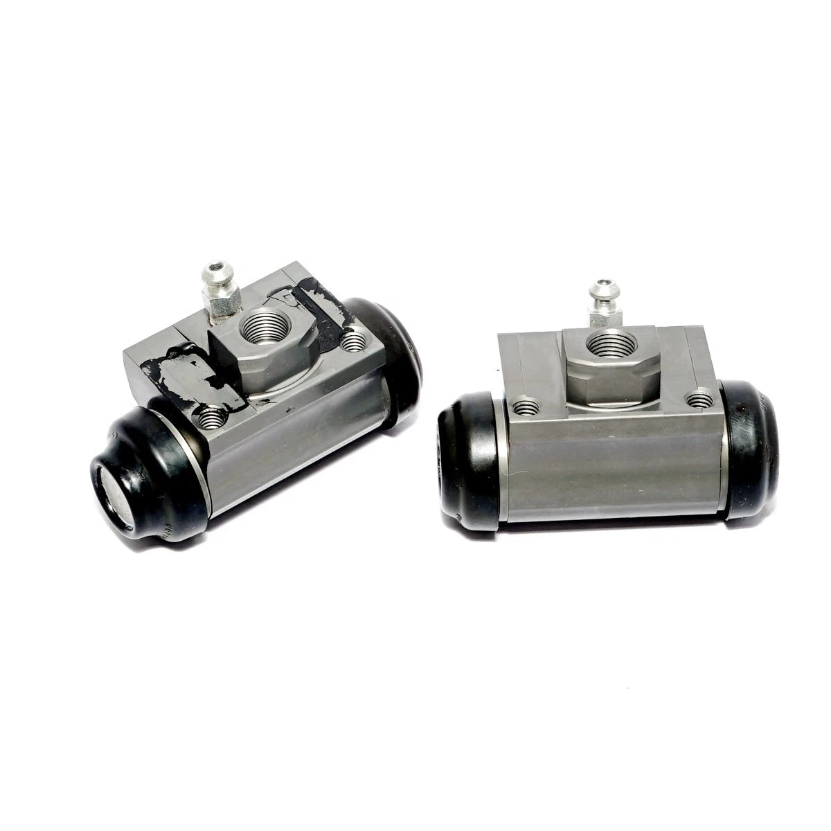 Set of 2 Rear Wheel Brake Cylinders for Nissan Almera Latio Versa (2011–2019)
