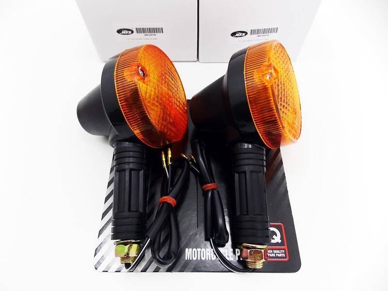Set of 2 Rear Turn Signal Indicators for Suzuki DR125 (1982)