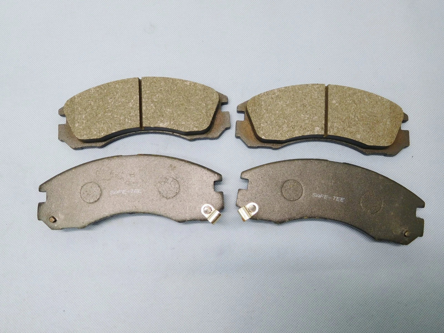 Front Disc Brake Pad Set for Mitsubishi Pajero 2.8 Turbo Diesel (1996-2000)