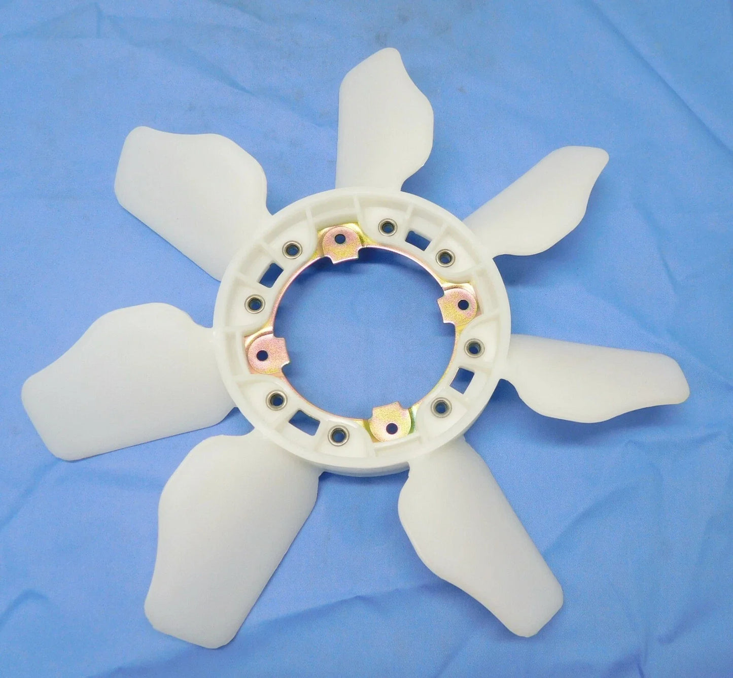 Plastic Fan Blade for Toyota Hilux KUN26R 3L Turbo Diesel (2005-2023)