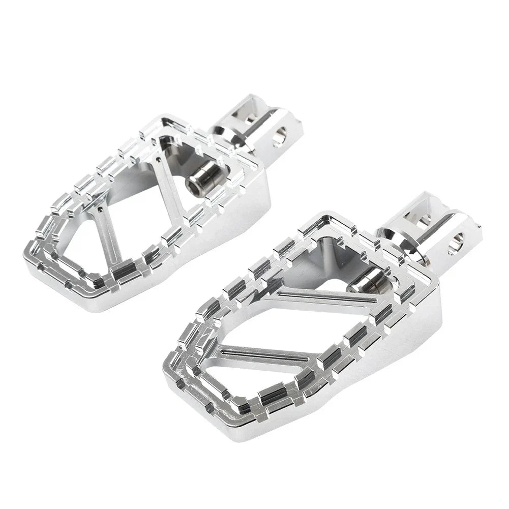 CNC Front Foot Pegs for Harley Softail Fat Boy Low Rider (2018-2023)