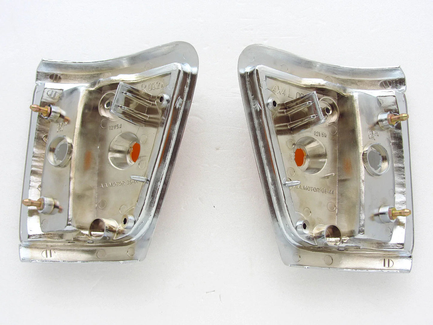 Chrome Indicator Corner Lights for 88-97 Toyota Hilux LN106 4WD (88-97)