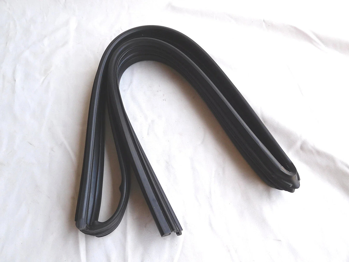 Front RH Window Perimeter Seal for Holden Rodeo TF, R7, R9 (1988-2002)