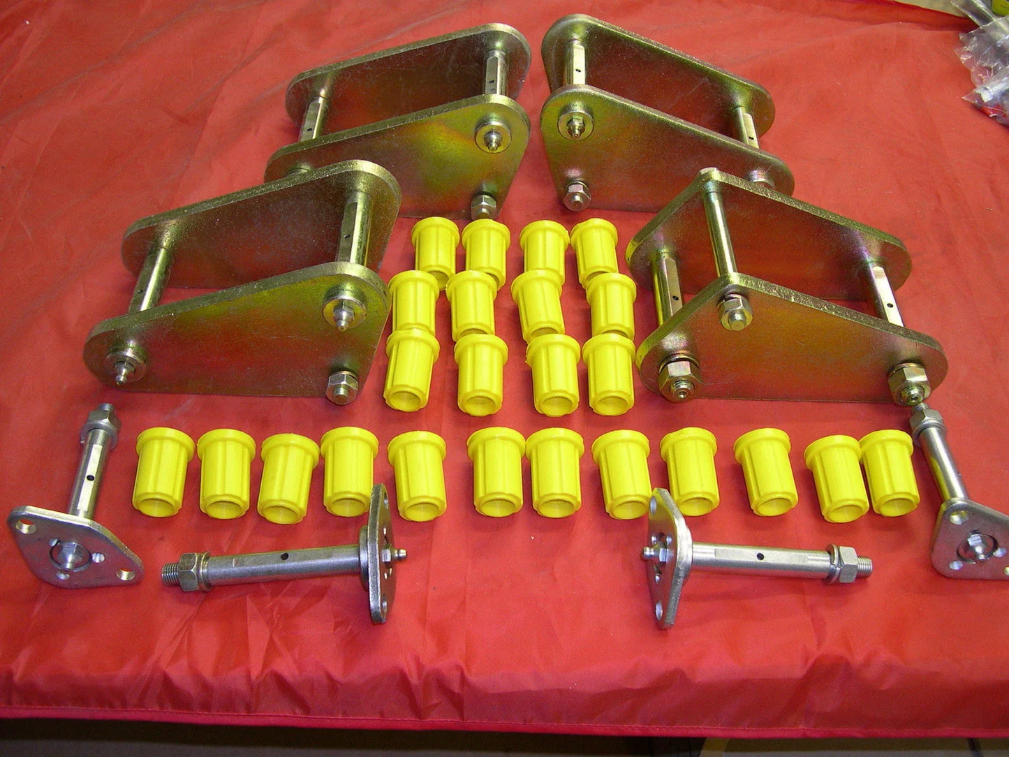 Extended Front & Rear Shackles + Pins & Bushes for Land Cruiser BJ40 (Pre-1980)