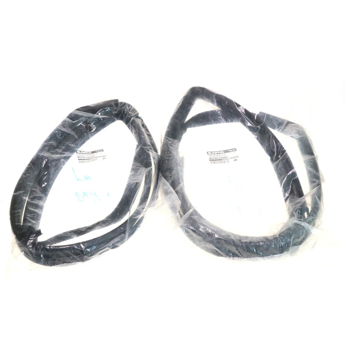 Set of 2 Glass Run Channel Seals for Nissan Pickup Truck D21 (1986–1998)