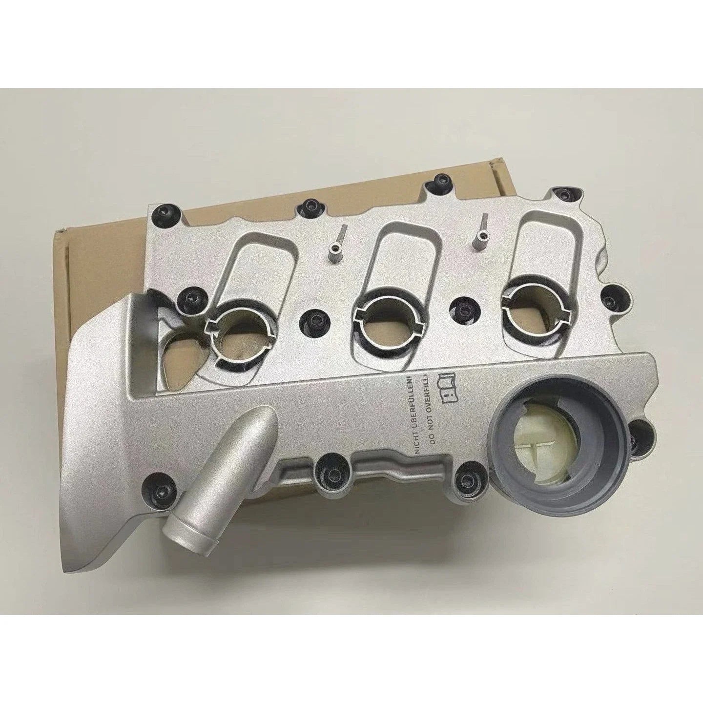 Valve Cover Left Driver Side with Gasket for Audi A4 A6 Quattro (2003–2012)