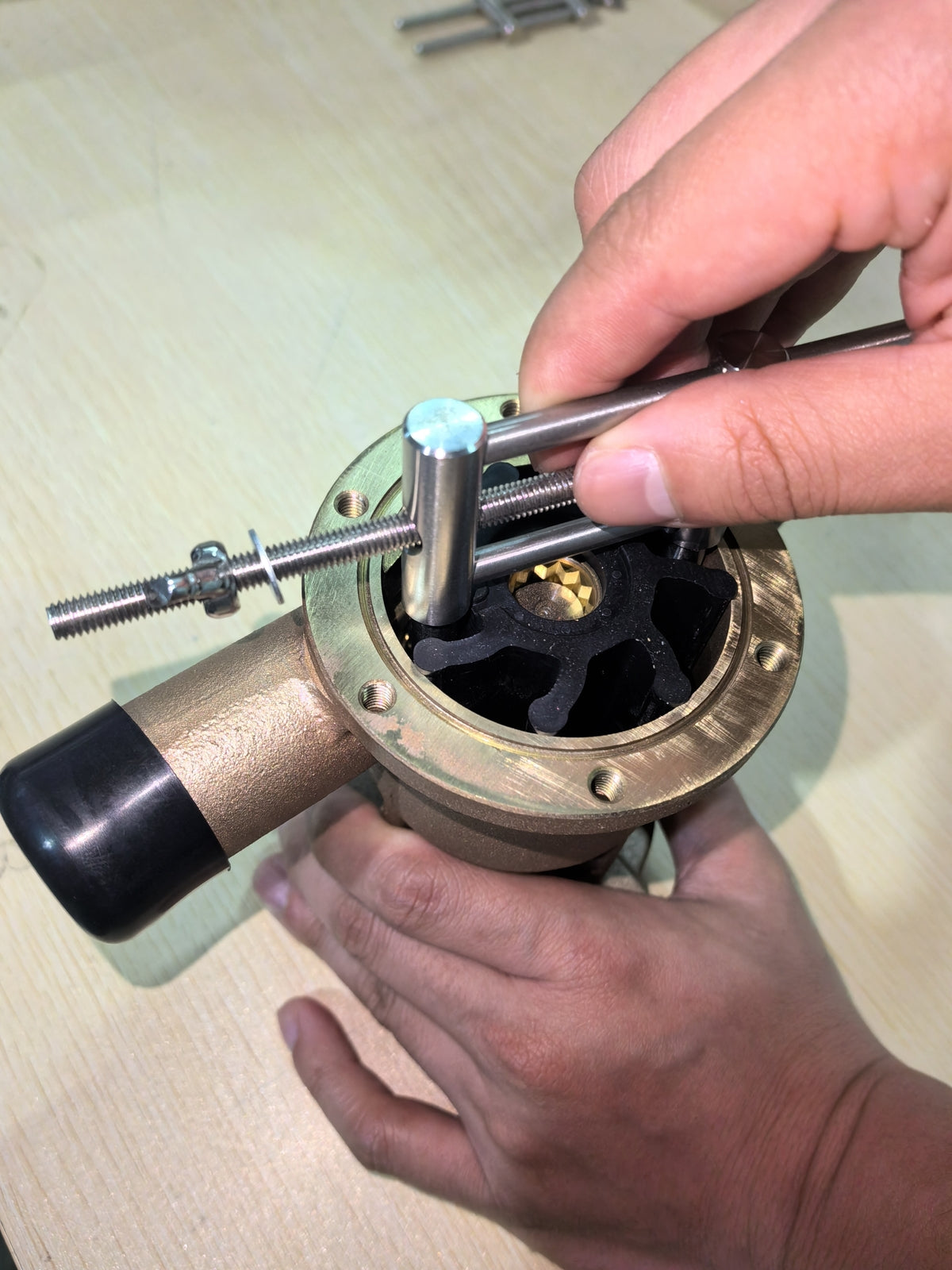 Impeller Removal Tool for Volvo Yanmar (40MM-80MM)