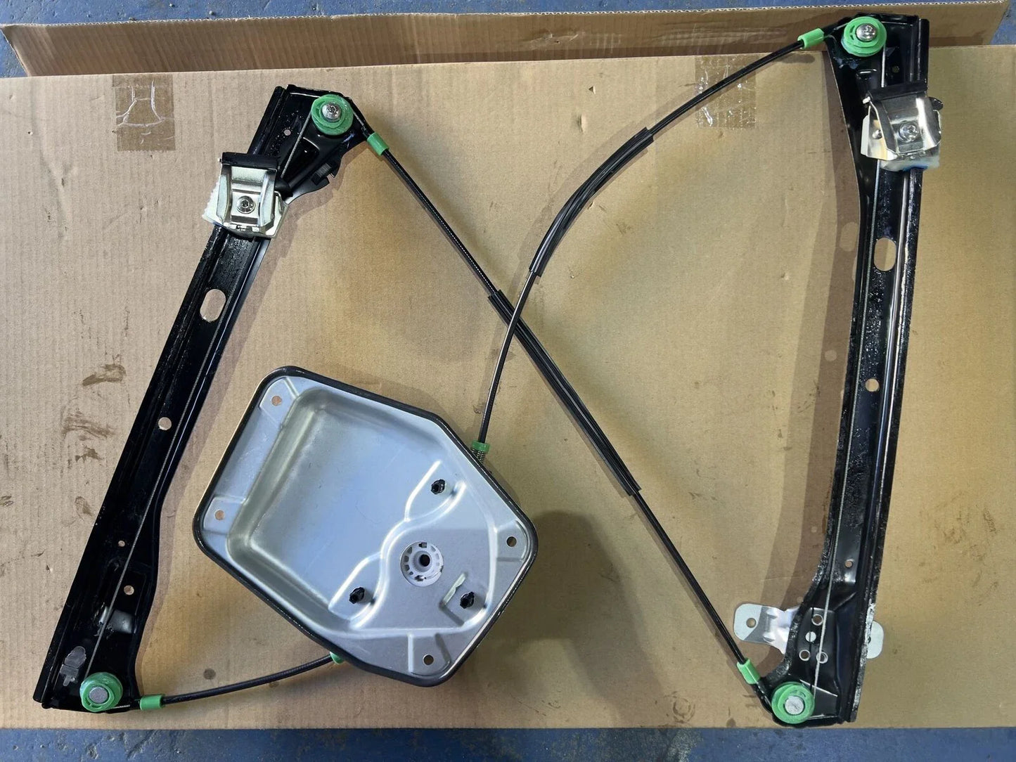 Front Left Window Regulator W/o Motor, W/Panel for VW Golf (2009–2014)