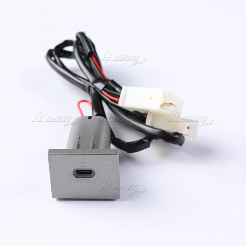 Silver USB-C PD Port Charger Red LED for Ford Focus (2005–2009)