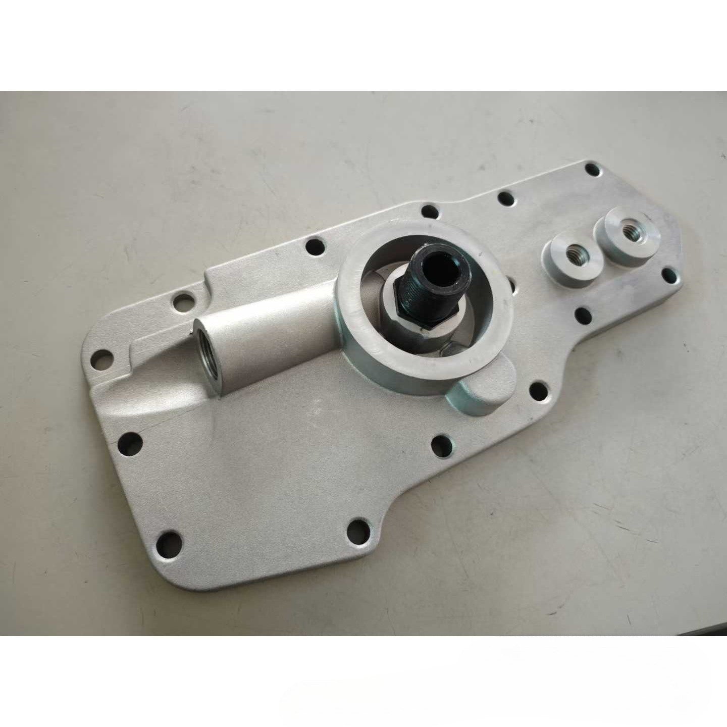 Lubricating Oil Filter Head for Cummins Engine (4B3.9, B4.5, ISB, N14)