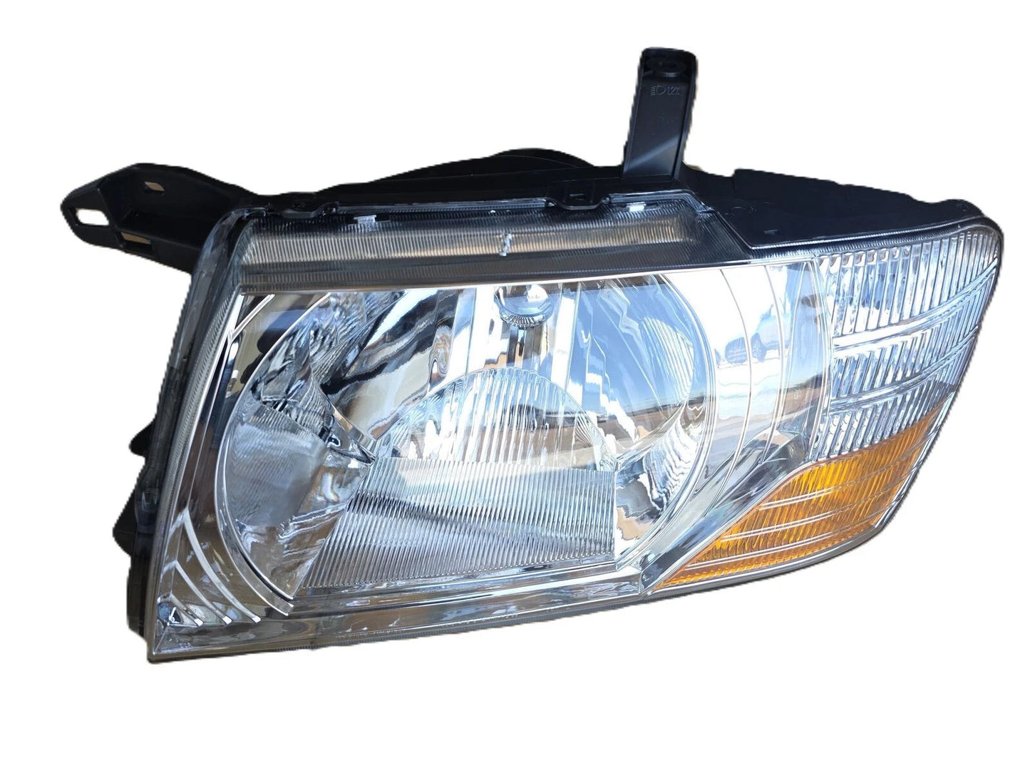 Right Head Lamp for Mitsubishi Pajero NP (2002–2006)