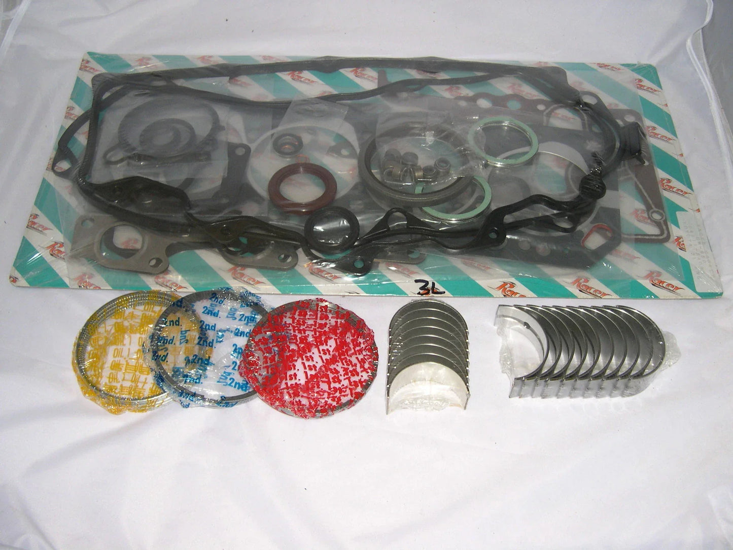 Engine Rebuild Kit Inc Gaskets Rings Bearings for Hilux Hiace 3L 2.8D