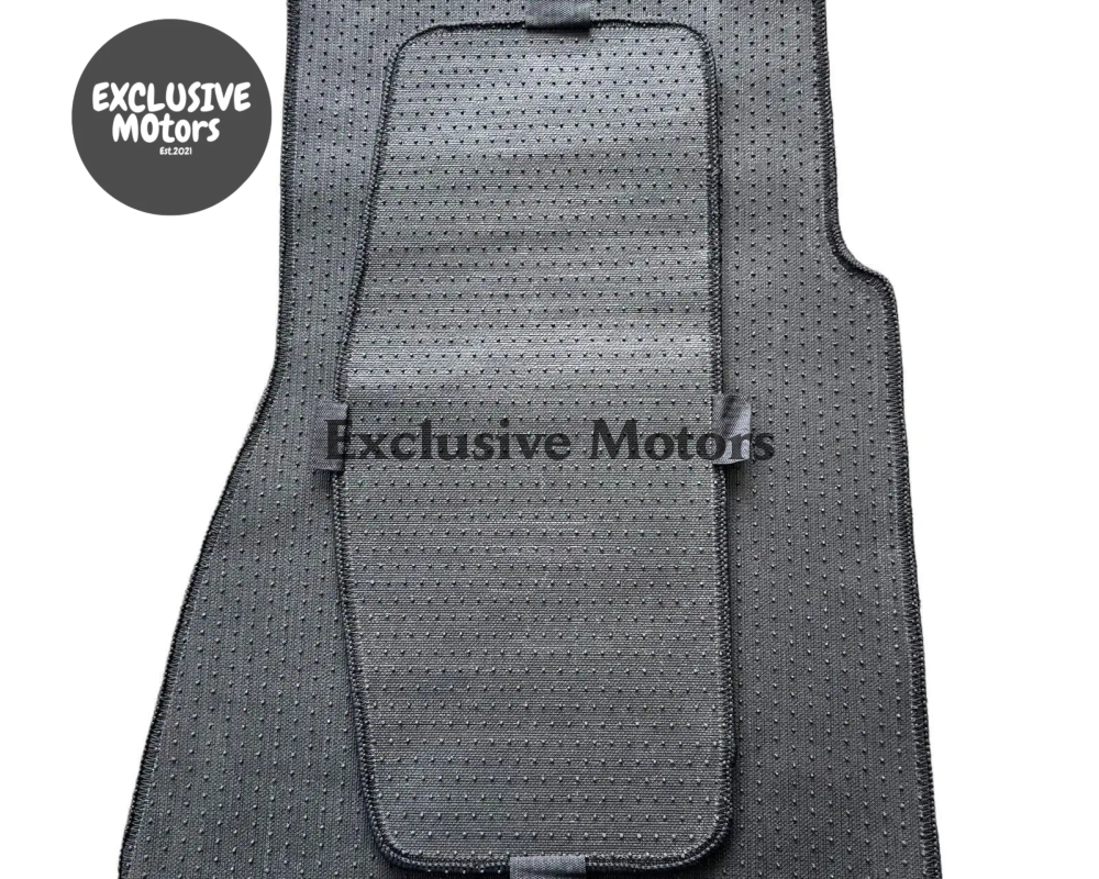 R32 SKYLINE GTST / GTR CHECKER FLOOR MATS