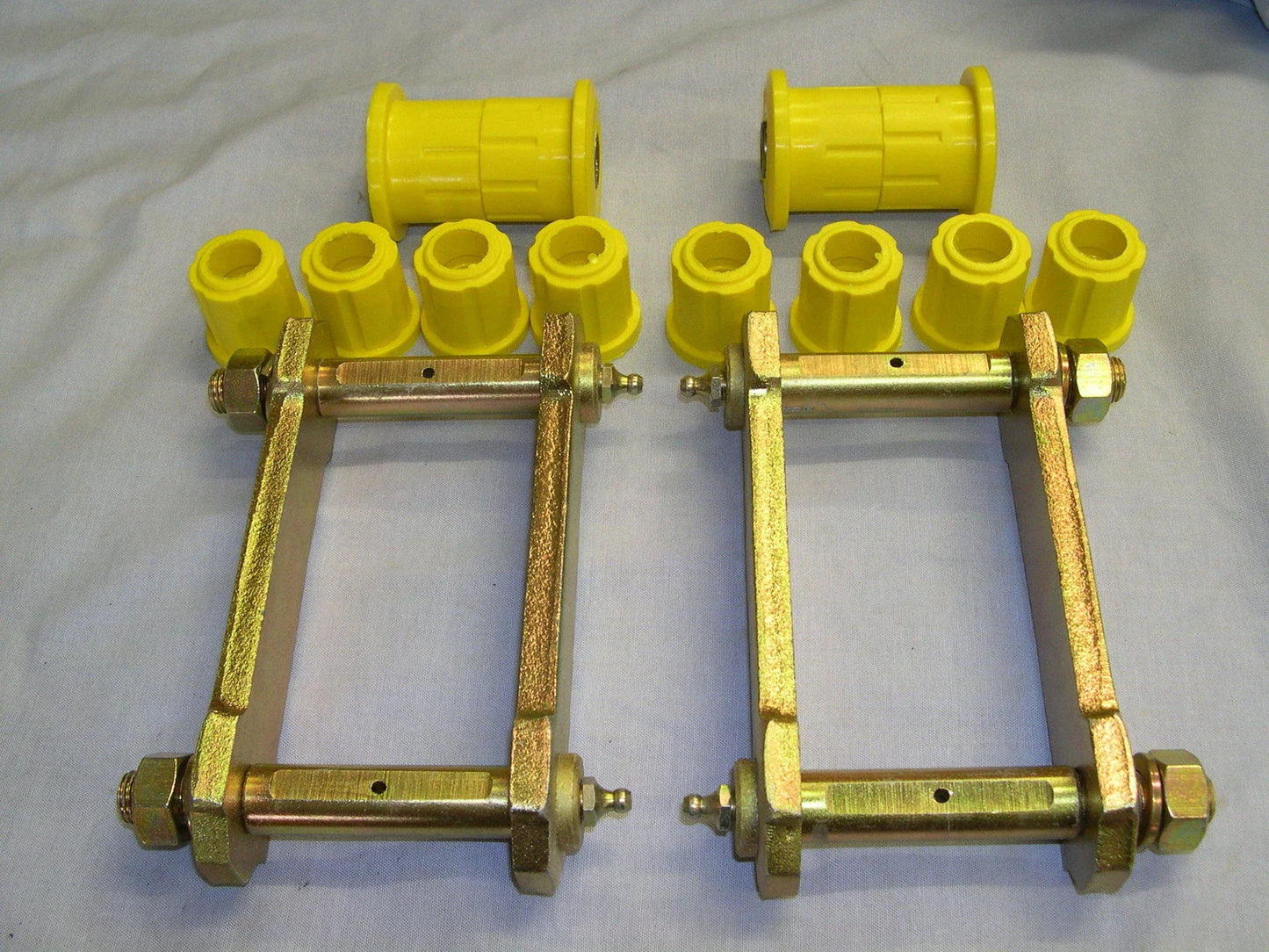 Extended Rear Greasable Shackles & Poly Bush Kit for Holden RA Rodeo (2003-2012)