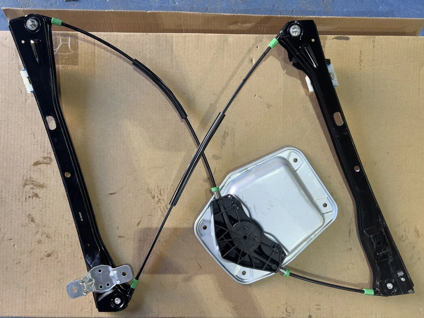 Front Left Window Regulator W/o Motor, W/Panel for VW Golf (2009–2014)