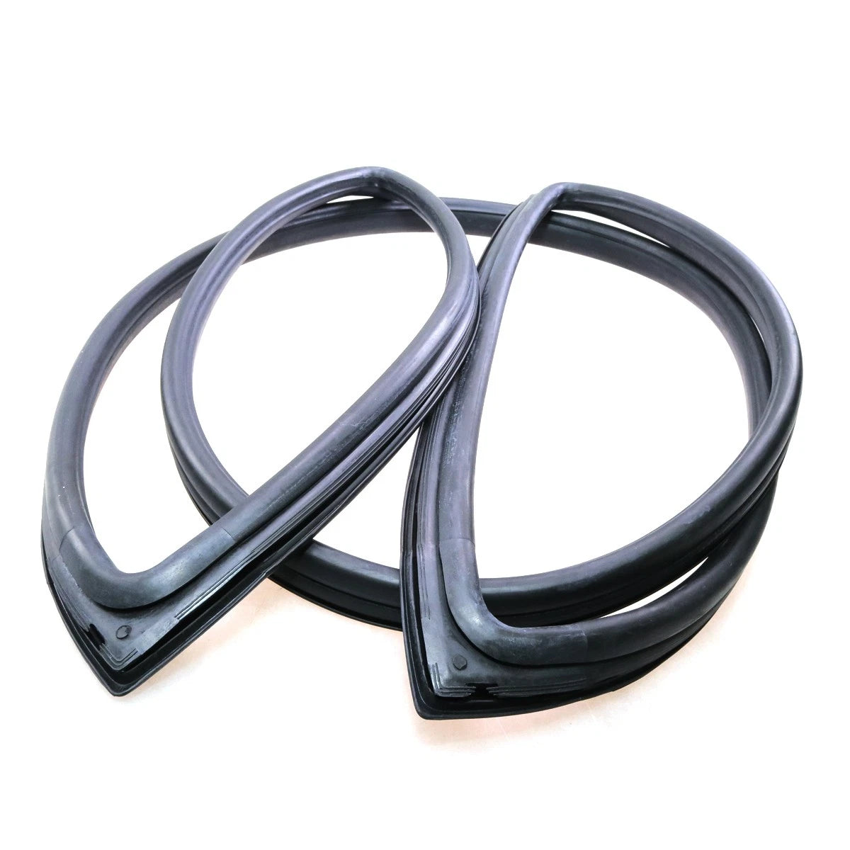 Front Windshield Weatherstrip Rubber for Nissan Patrol Safari Y60 (1987–1997)