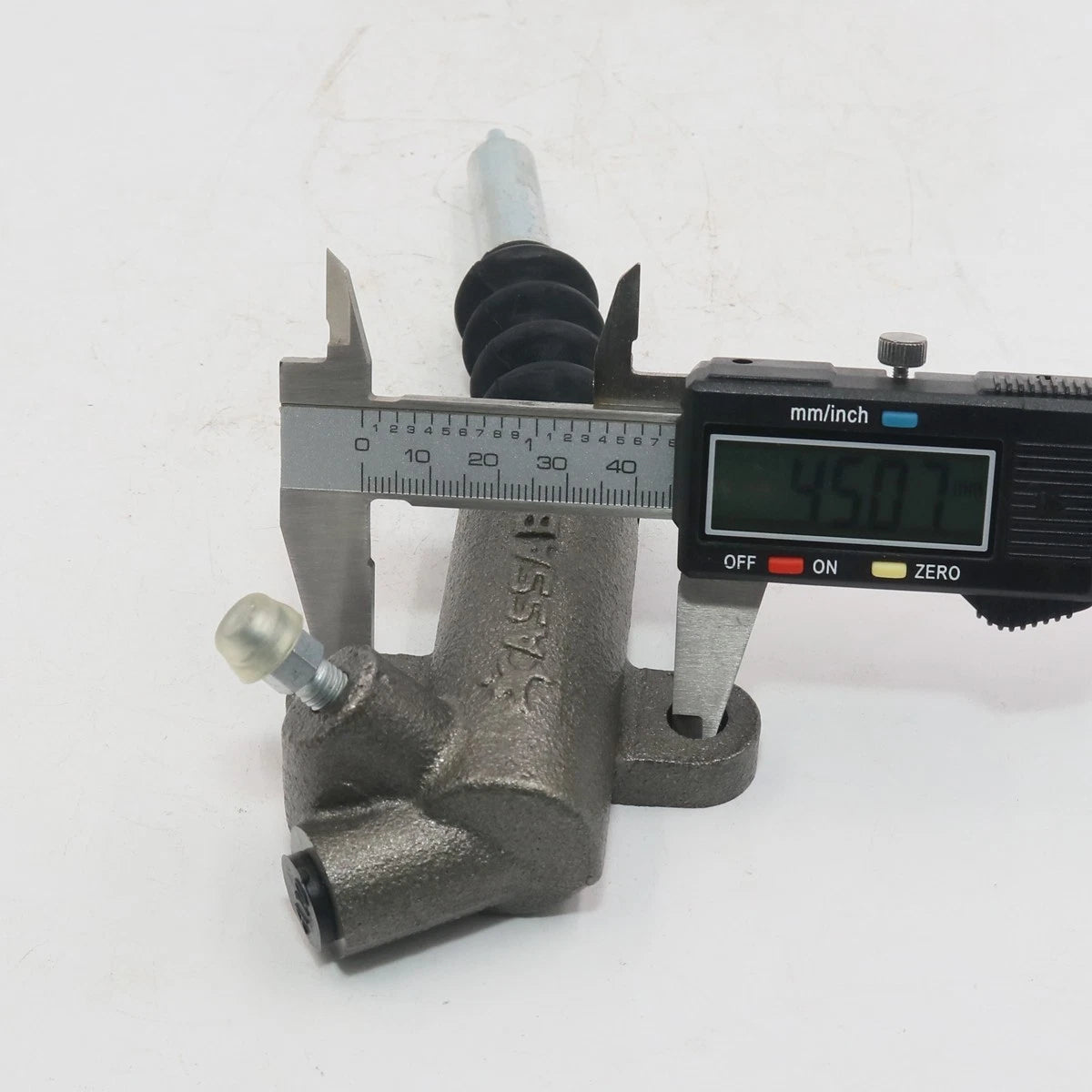 Clutch Slave Cylinder for Mazda B-Series Bravo B1600 B2000 B2200 B2600 1985-1989