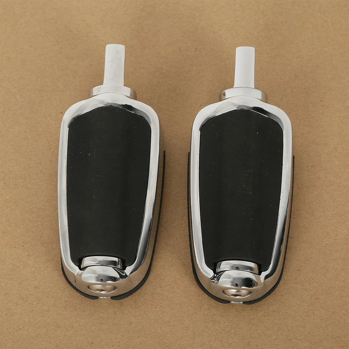 10mm Male Mount Foot Pegs for Harley Dyna Super Glide Custom (2006-2017)
