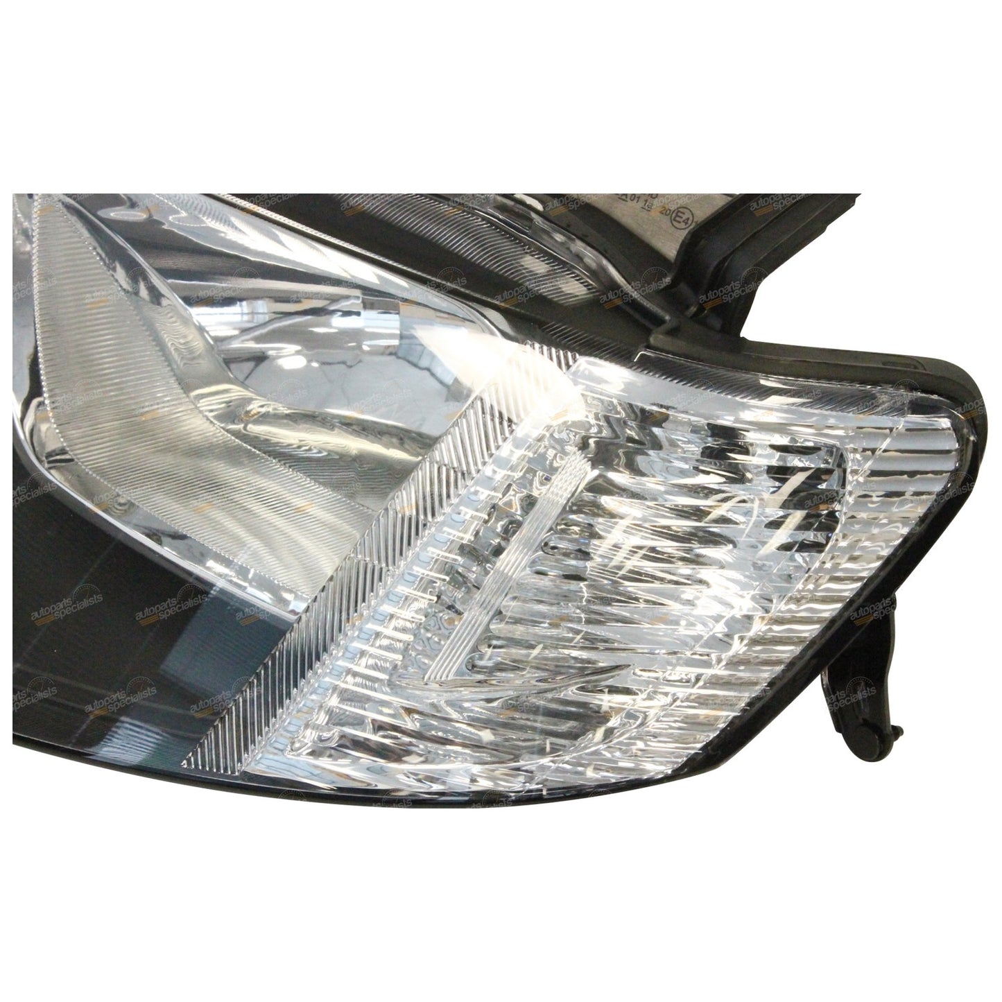 LH Headlight with Clear Blinker for Mitsubishi Triton (2006–2009)
