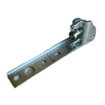 Sliding Door Roller Hinge Bracket for Toyota HiAce (1989–2005)