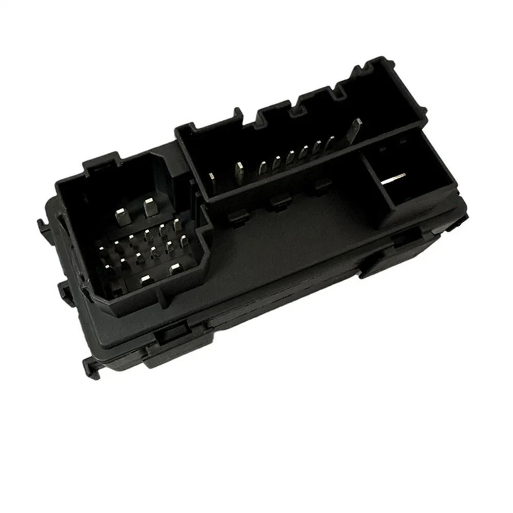 Fuse Box Relay Module for Hyundai Santa Fe (2013-2017)
