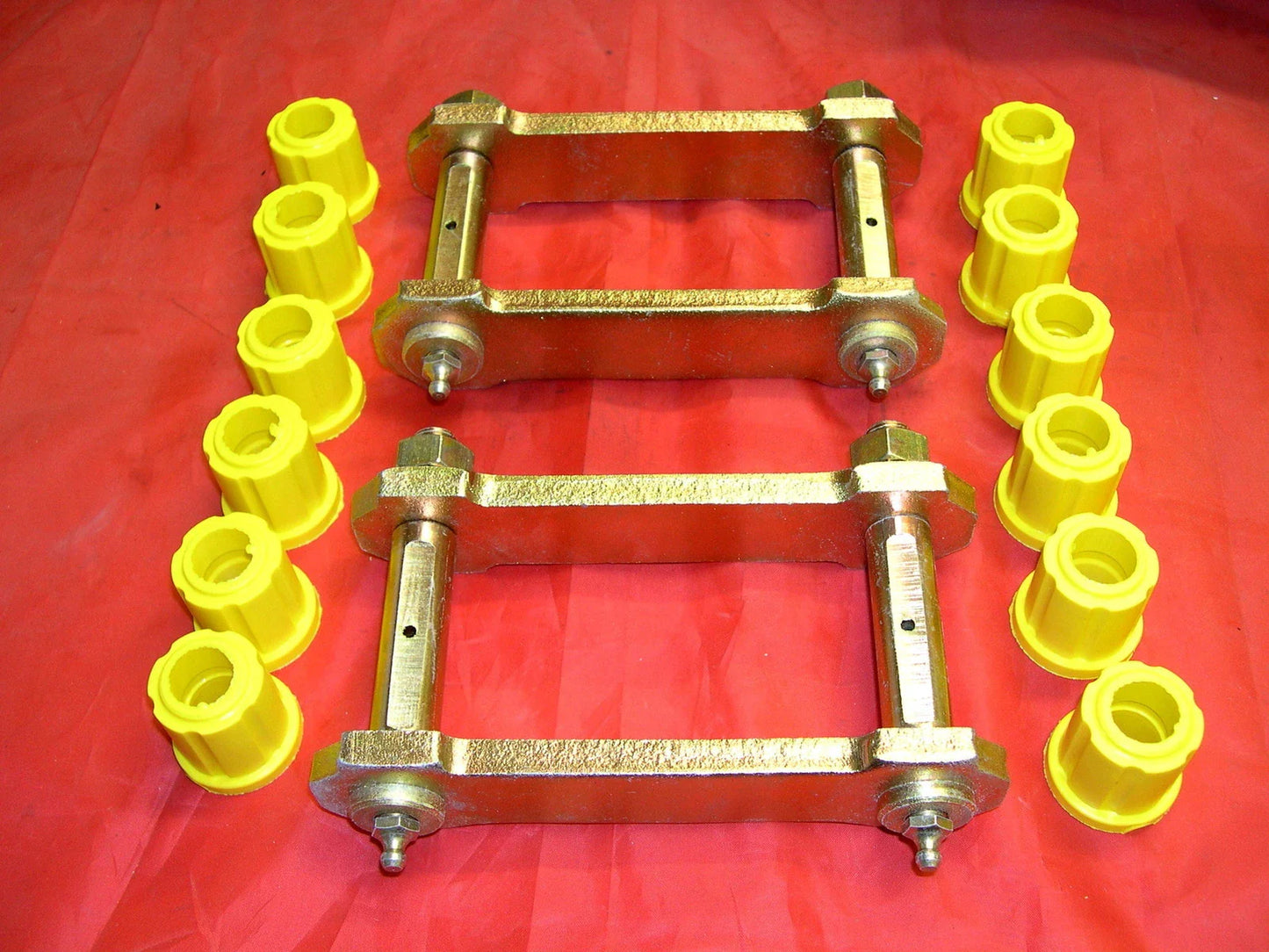 Rear Greasable Extended Shackles & Poly Bushes for Hilux LN46 LN65