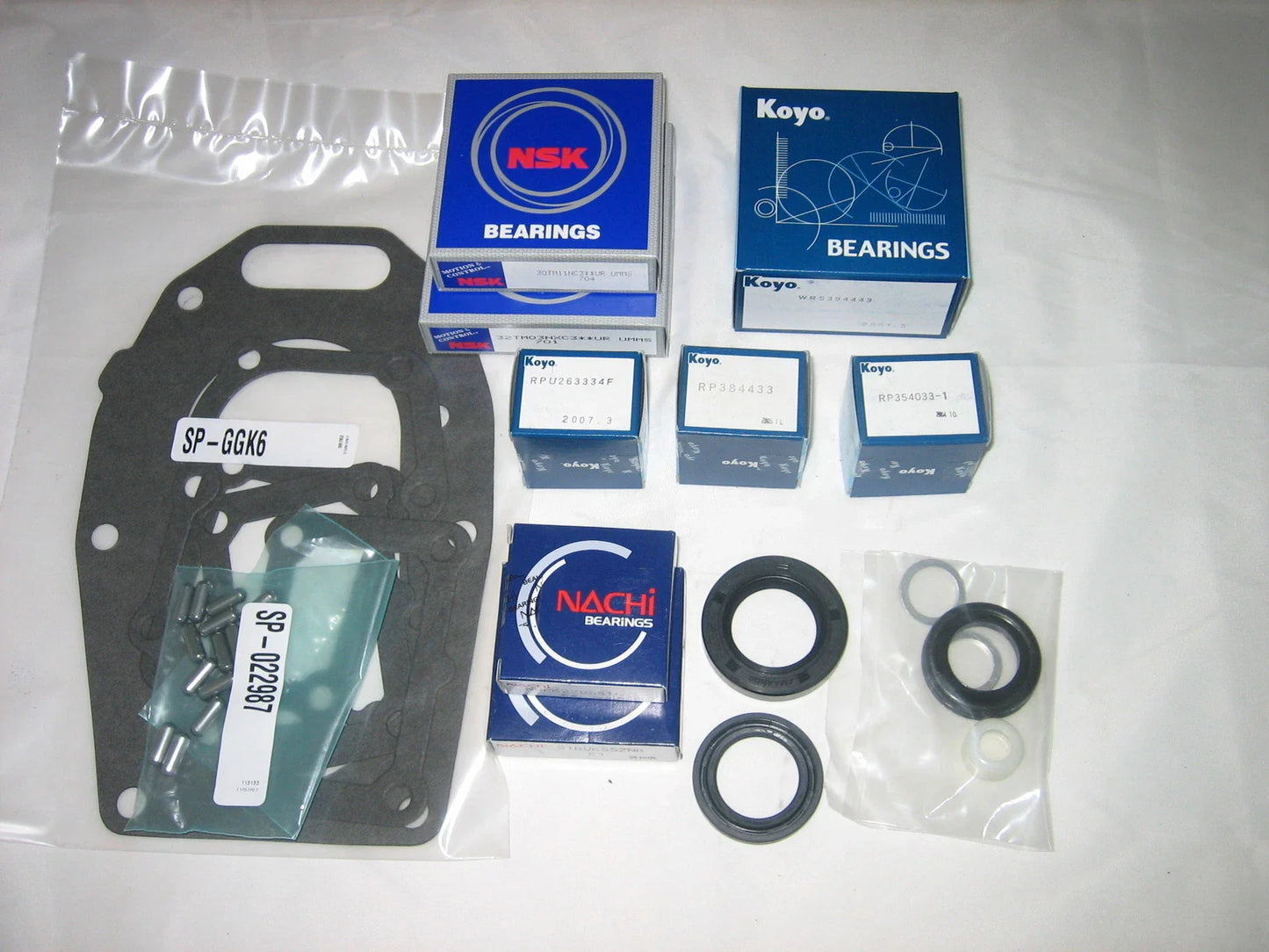 Gearbox Bearing Rebuild Kit for Hilux LN65 4x4 (1984-1988)