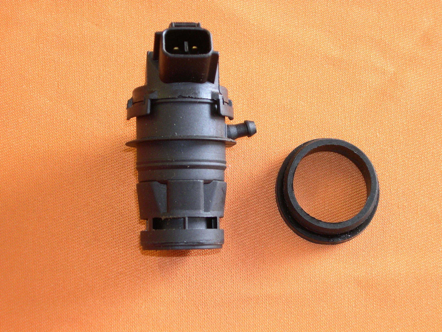 Windscreen Washer Pump Motor for Toyota Hilux KUN26R (2005 - Present)