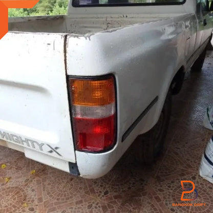 Rear Tail Lights for Toyota Hilux Ute LN106 LN85 LN90 RN85 (1988-1997)