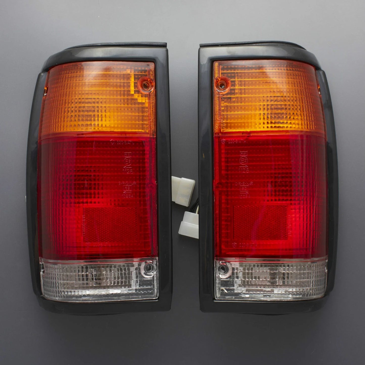 Black Taillights for 85-98 Mazda Bravo B-Series B2000 B2200 B2600 (1985-1998)