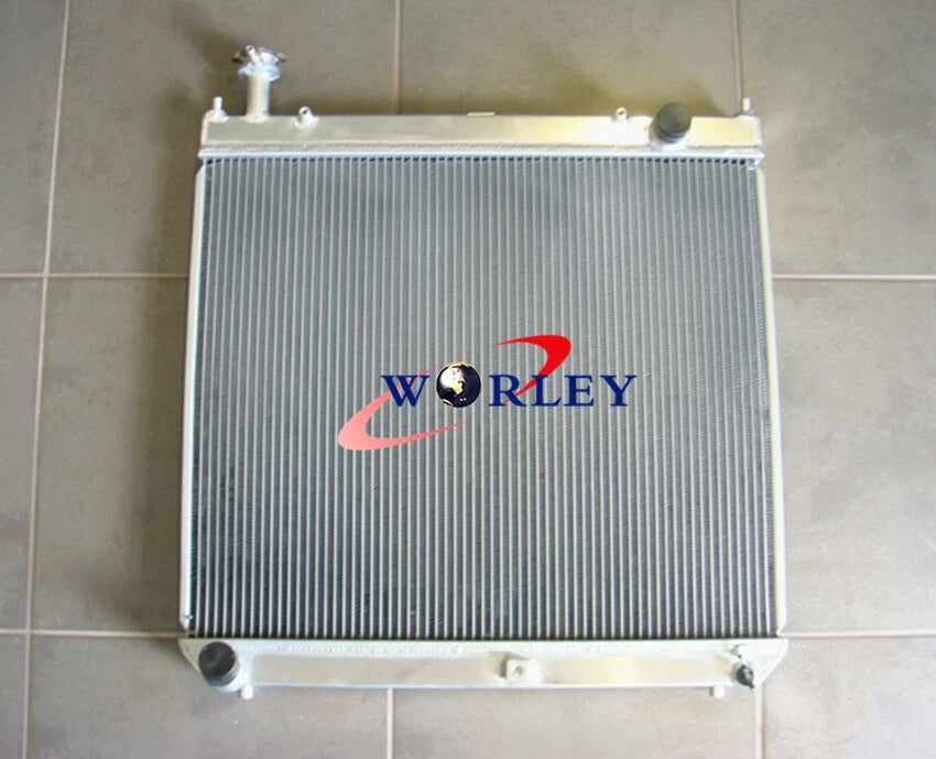 Aluminum Radiator with Fan for Toyota Hiace (1995–2004)