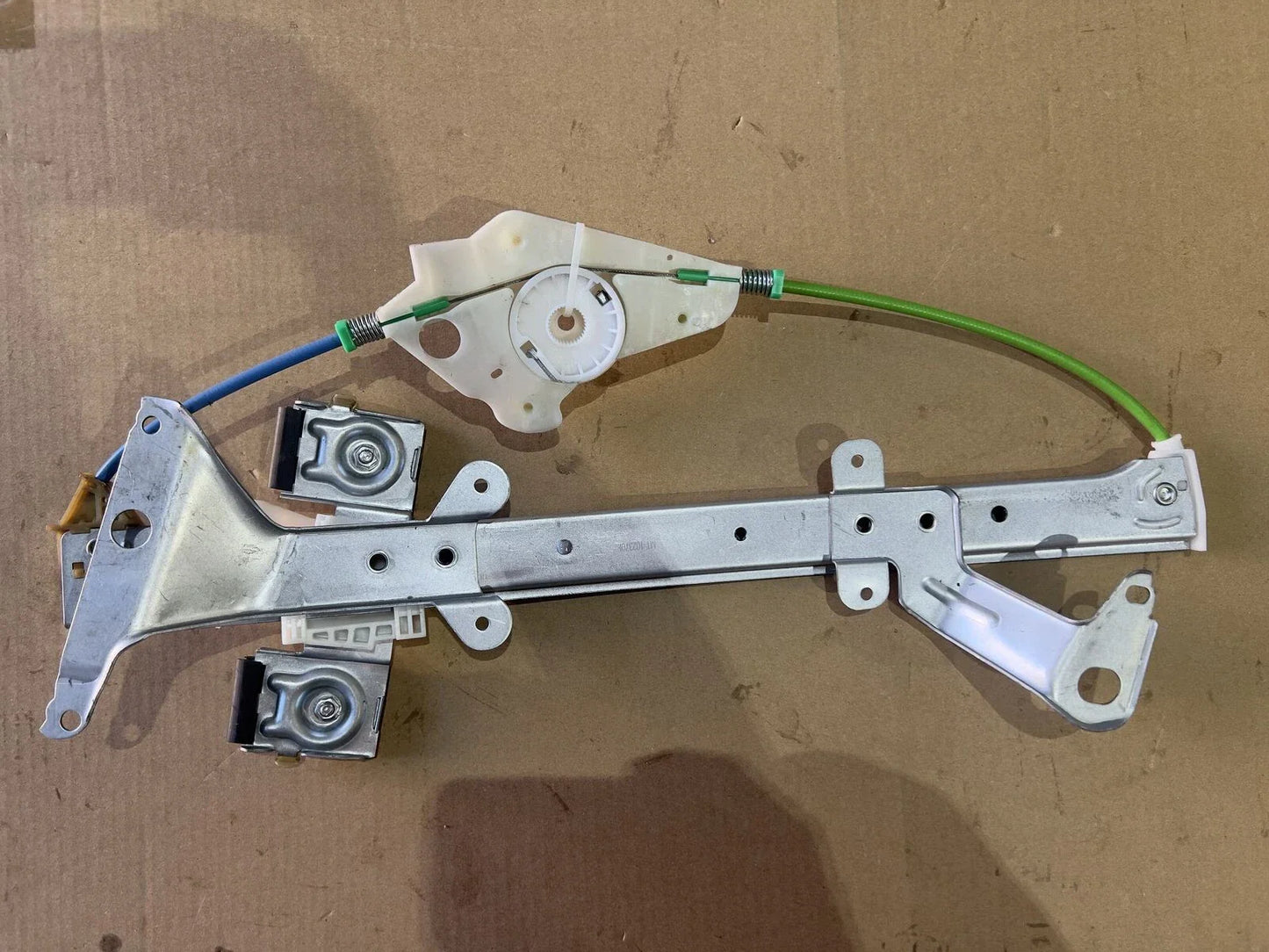 LHF Window Regulator W/o Motor, W/o Panel for Ford Fiesta (2003–2008)