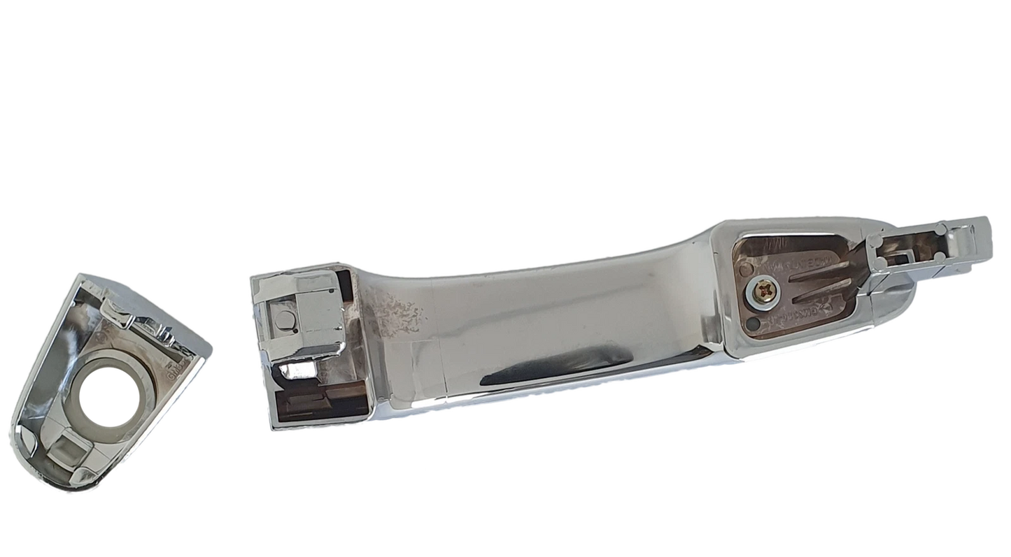 Chrome Front Right Outer Door Handle with Keyhole for Holden Commodore (2006–2013)