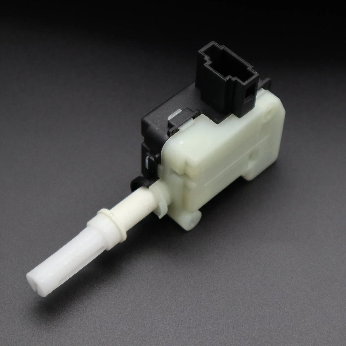 Fuel Tank Cap Lock for Volkswagen PASSAT B5.5 (2001–2005)