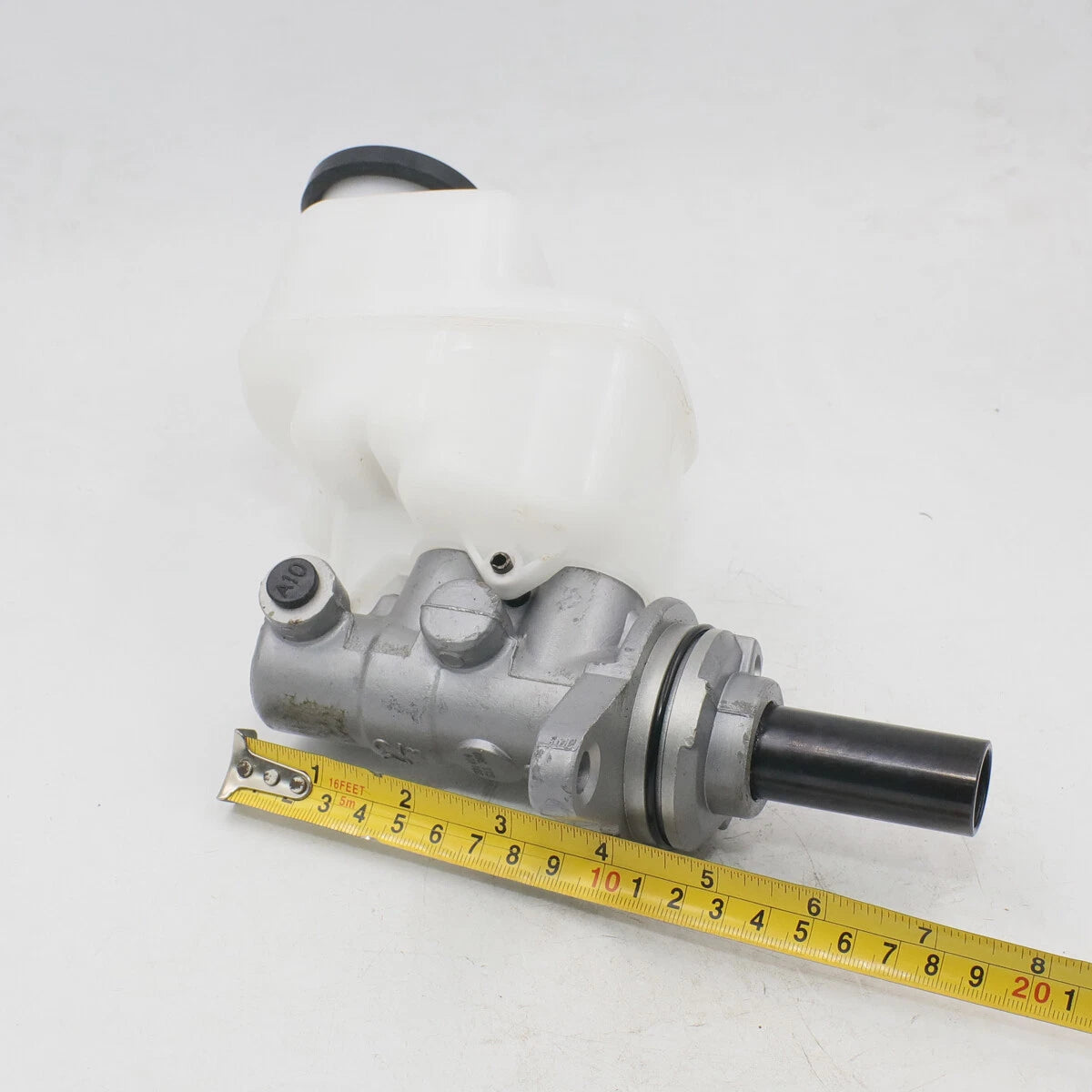Brake Master Cylinder for Toyota Hilux KUN26 SR5 A/T 2012-2015