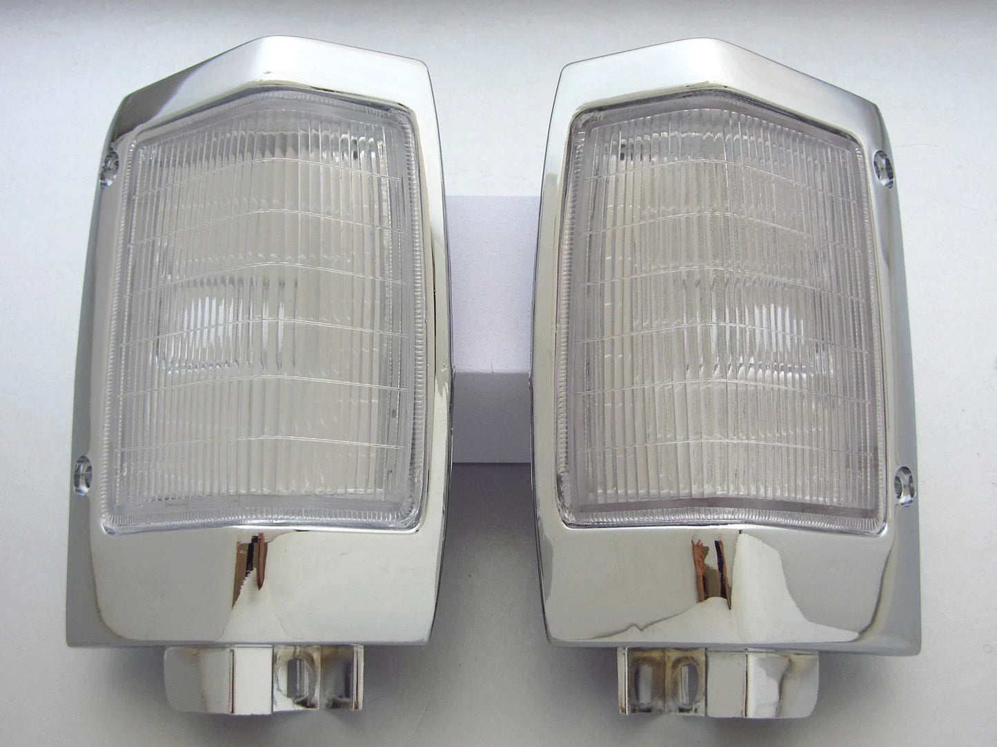 Chrome Front Corner Light Signal Indicator for Nissan Navara D21 (1992-1997)