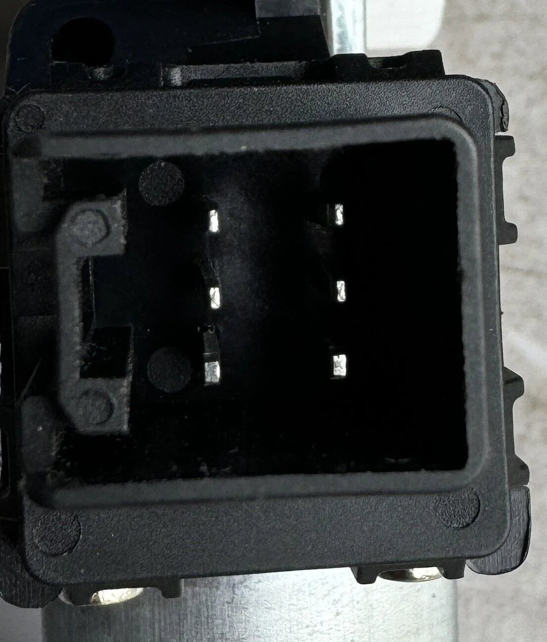 Front Right Window Lift Motor 6 pins for Mazda 2, 3, CX-3 (2014–2019)