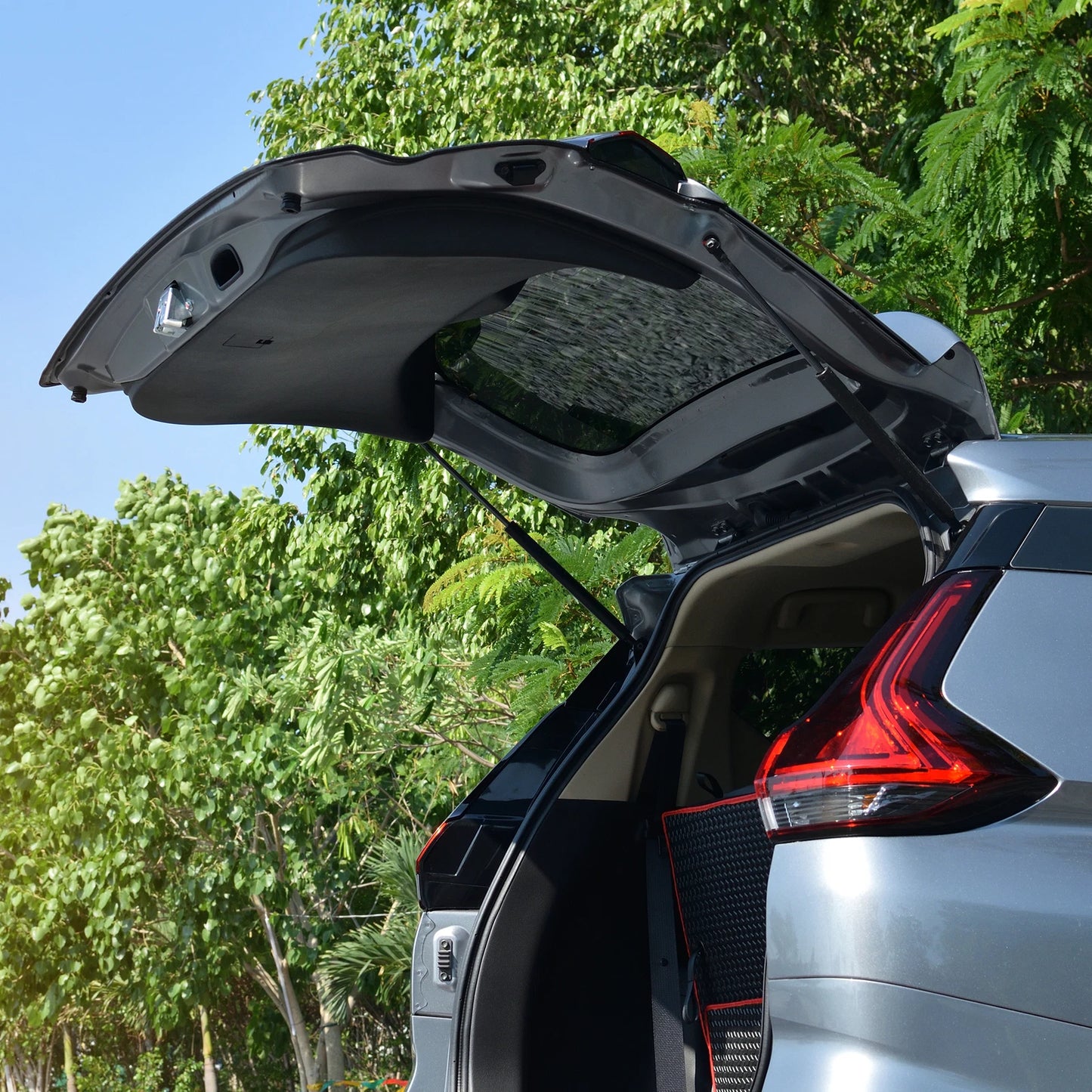 Tailgate Lift Supports Struts 2X No.817700X000/817700X001 for Hyundai i10 (2008–2019)
