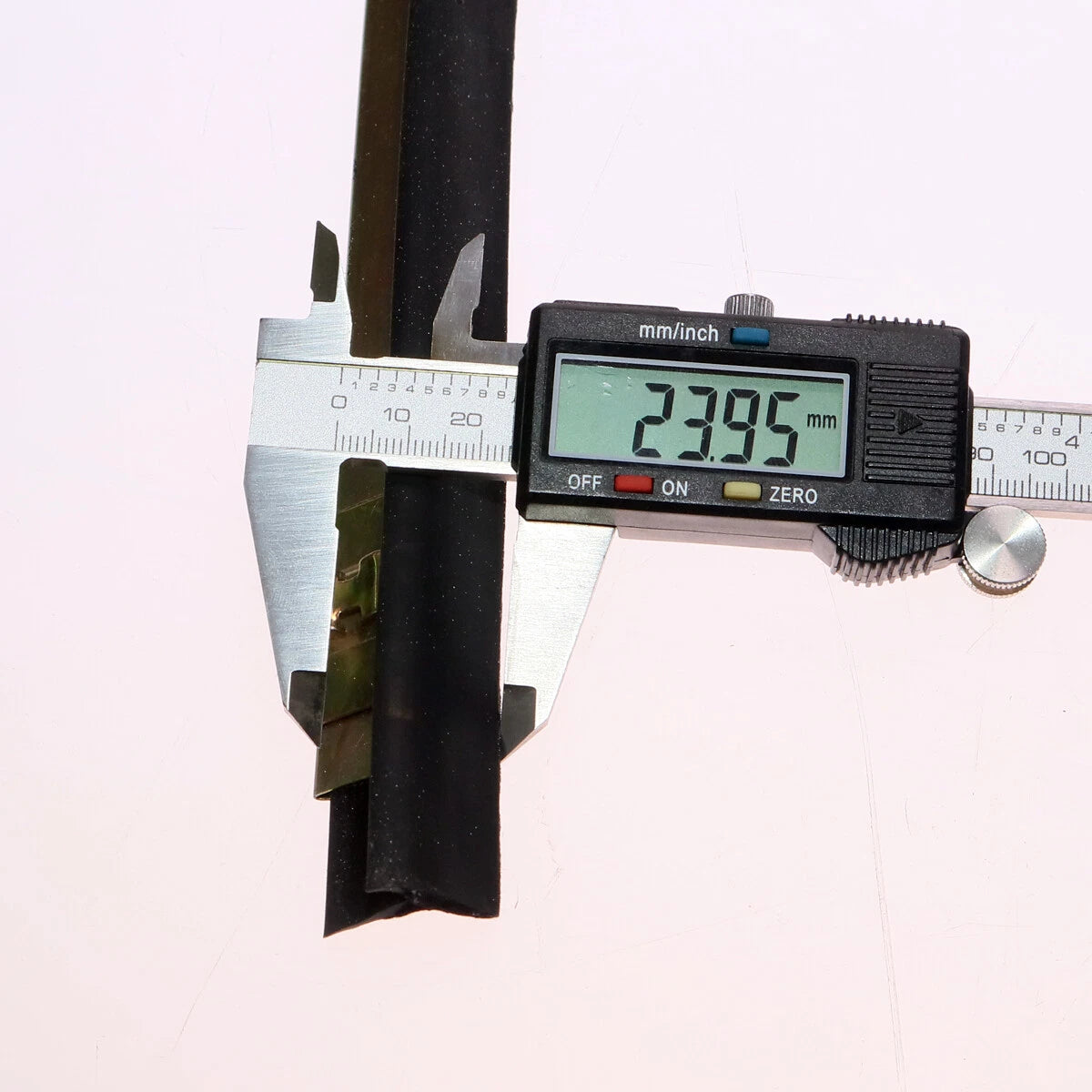 Weatherstrip for Nissan Datsun 620 1972-1979