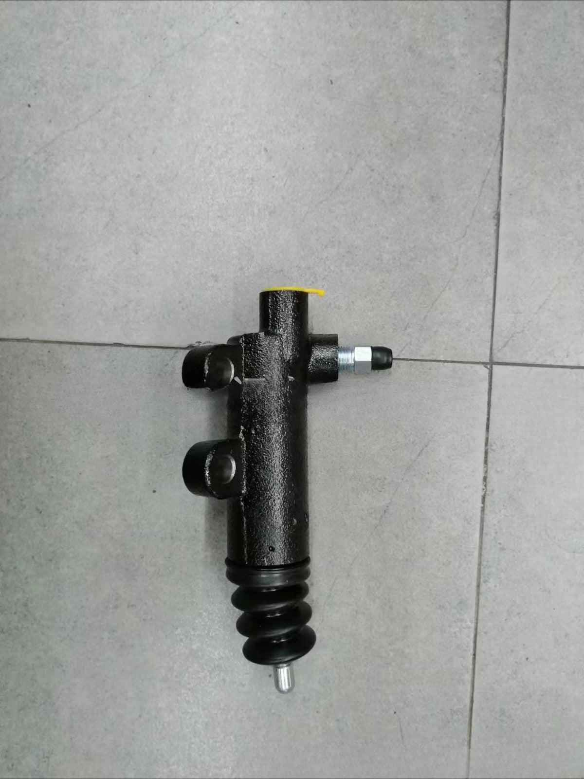 Clutch Release Cylinder for Toyota Land Cruiser FJ80 HDJ80 (1990–1997)