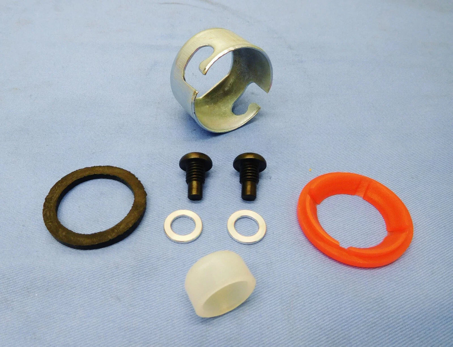 Gear Stick Lever Housing Pin & Bush Repair for Hilux LN105 LN106 (1988-1997)