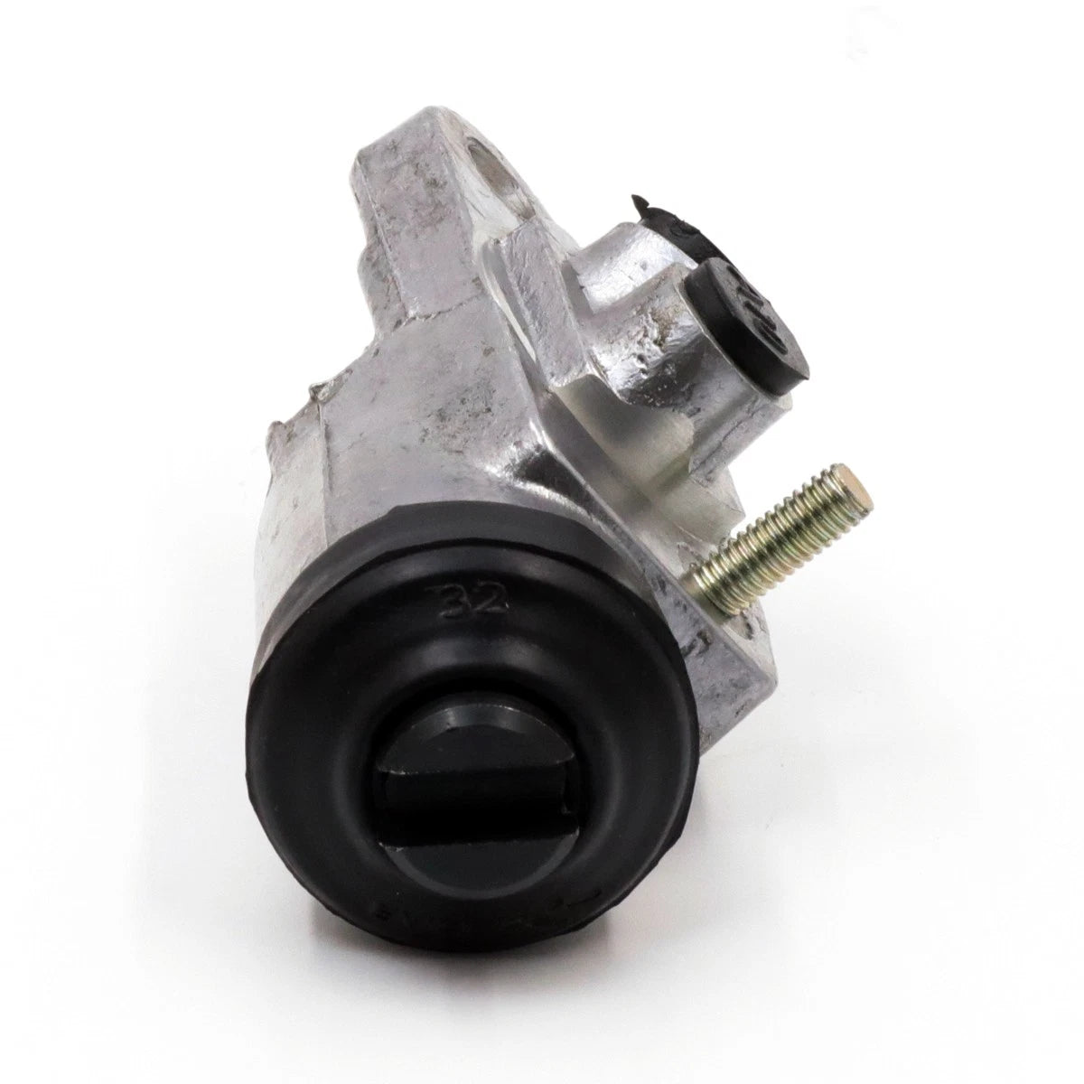 Lower Left Wheel Brake Cylinder for Datsun Nissan 620 720 520 521 (1969–1986)