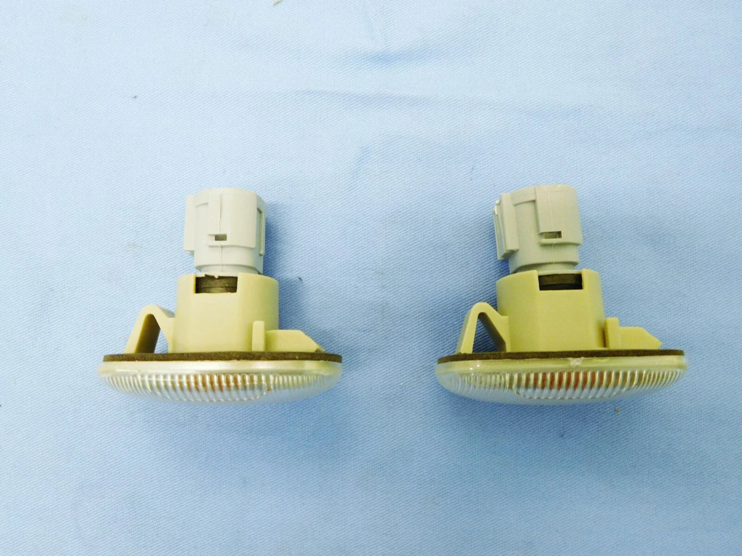 New 2 x Side Guard Indicator Lamps for Holden RA Rodeo (2003-2006)