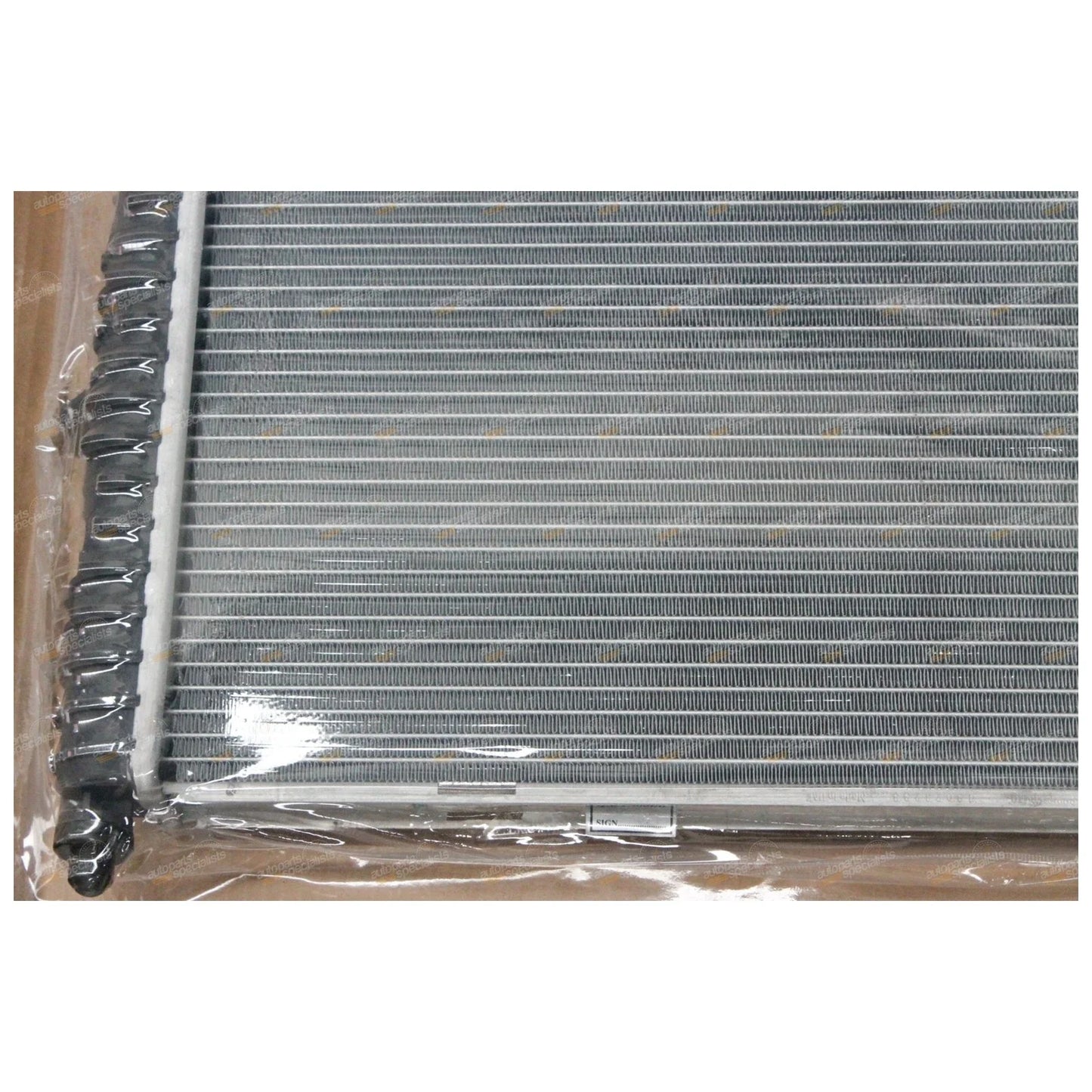 Alloy 4.0L V8 Radiator for Land Rover Discovery Series 2 (1999-2002)